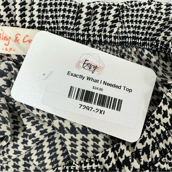 Hailey & Co Top - Size 2X - Picture 7 of 7